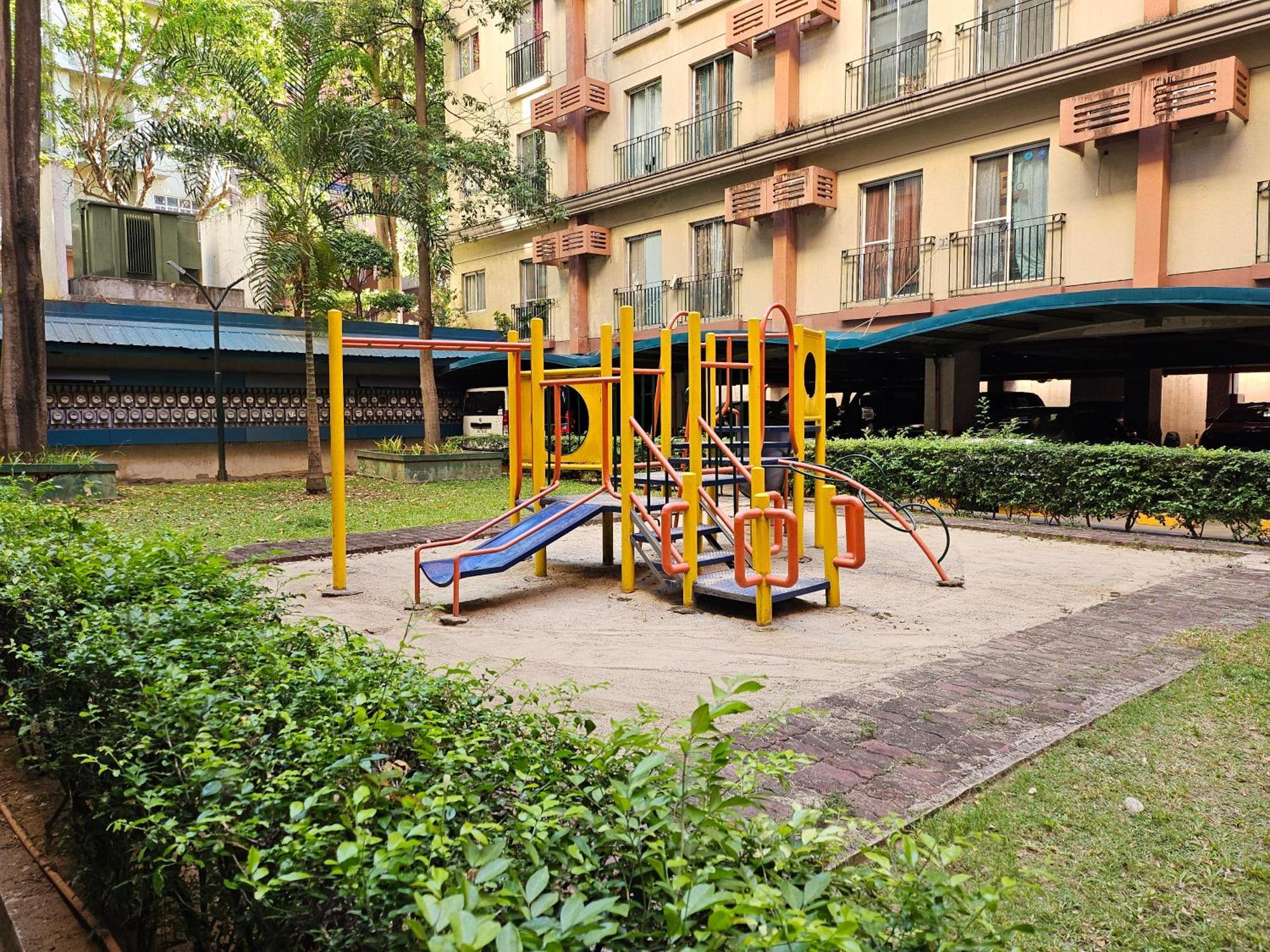 Cozy 2Br Staycation With Balcony Chateau Elysee For 4-6 Pax Paranaque City Luaran gambar
